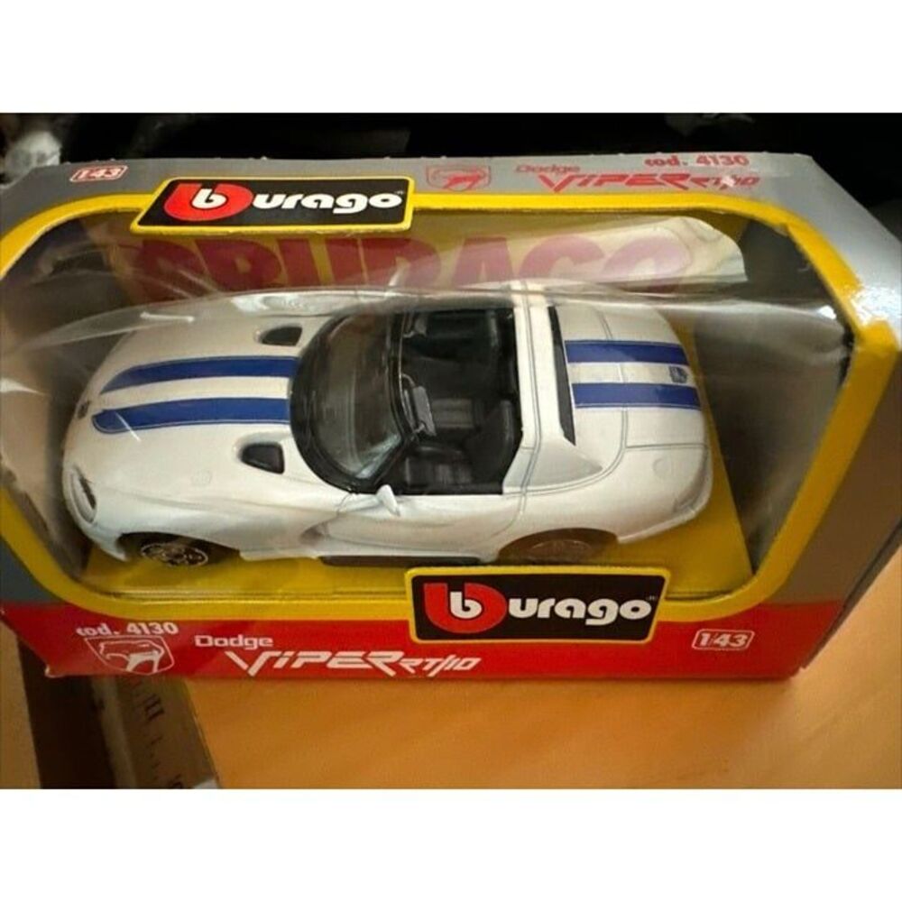 Bburago 1996 White Dodge Viper RT/10 Coupe, Red Boxed 1/43